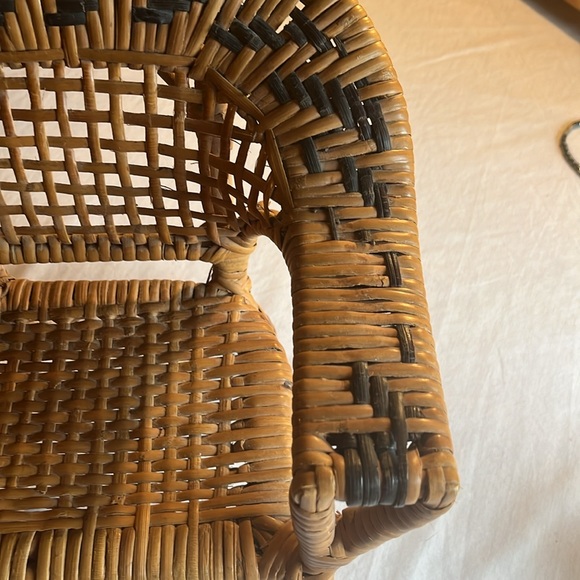 Mini wicker loveseat and table - Picture 12 of 14